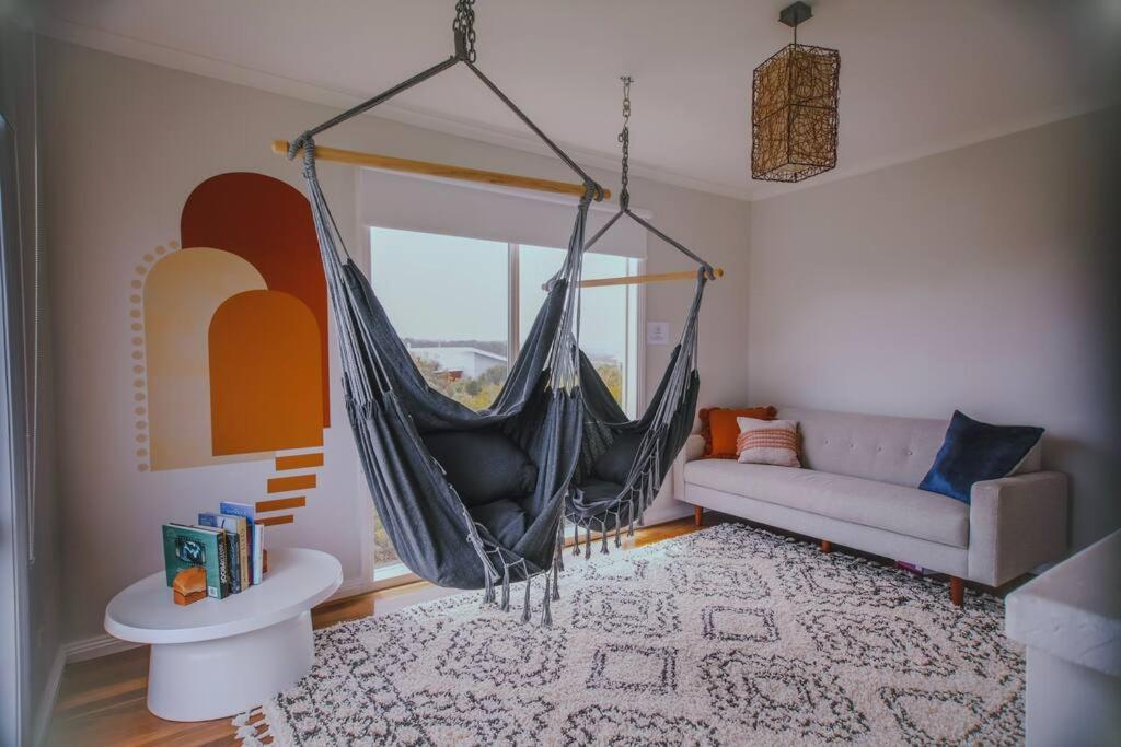 The Hangout King Beds Hammock Chairs With A View ميناء كامبل المظهر الخارجي الصورة